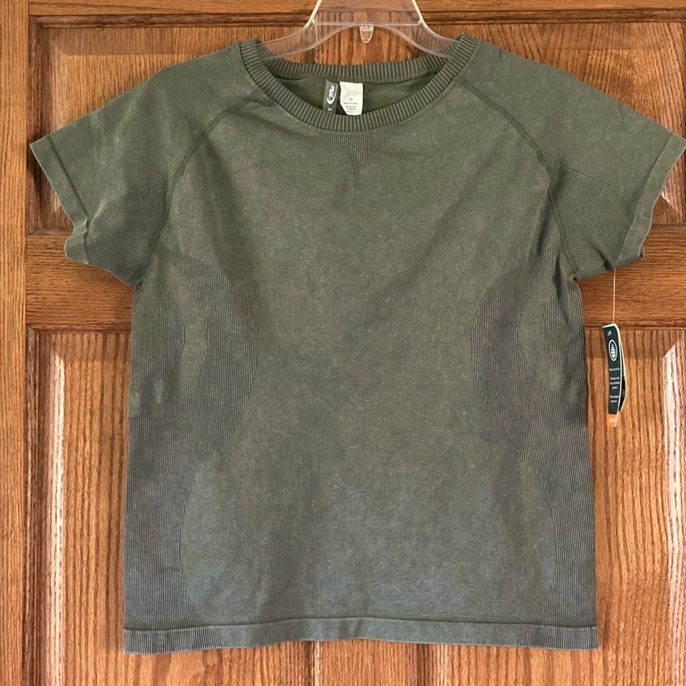 5/$15 NWT MTA Sport Seamless & Fast Dri Sage Green SS Tee 3X